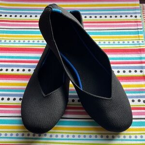 black ballet flats